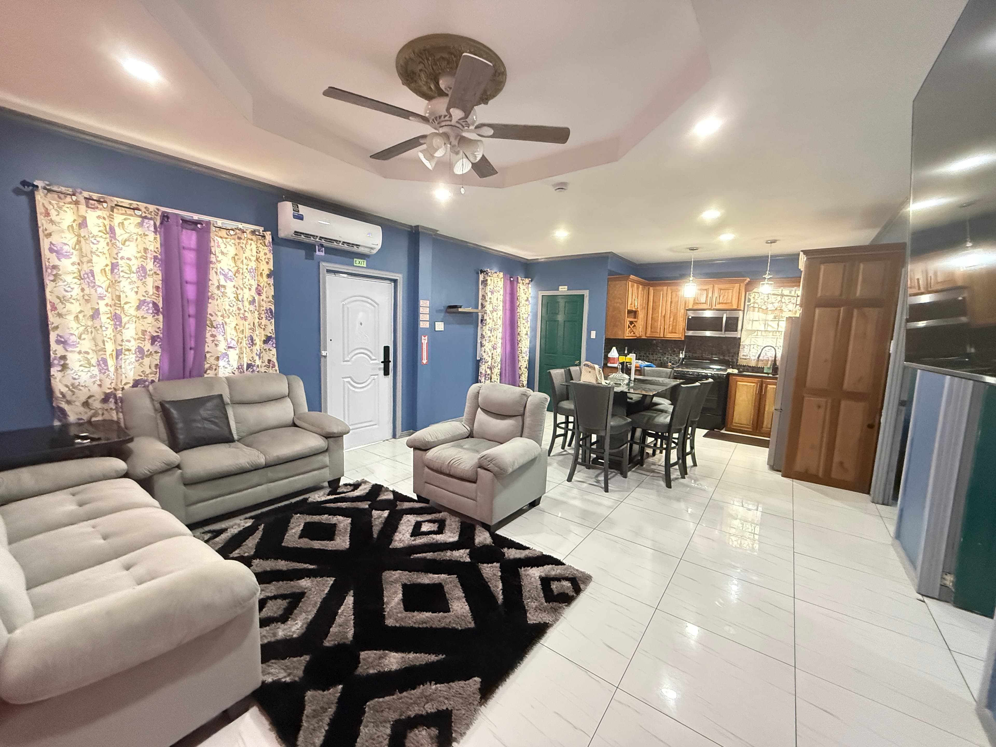 Modern 2-Bedroom Oasis with AC & Security in Diamond