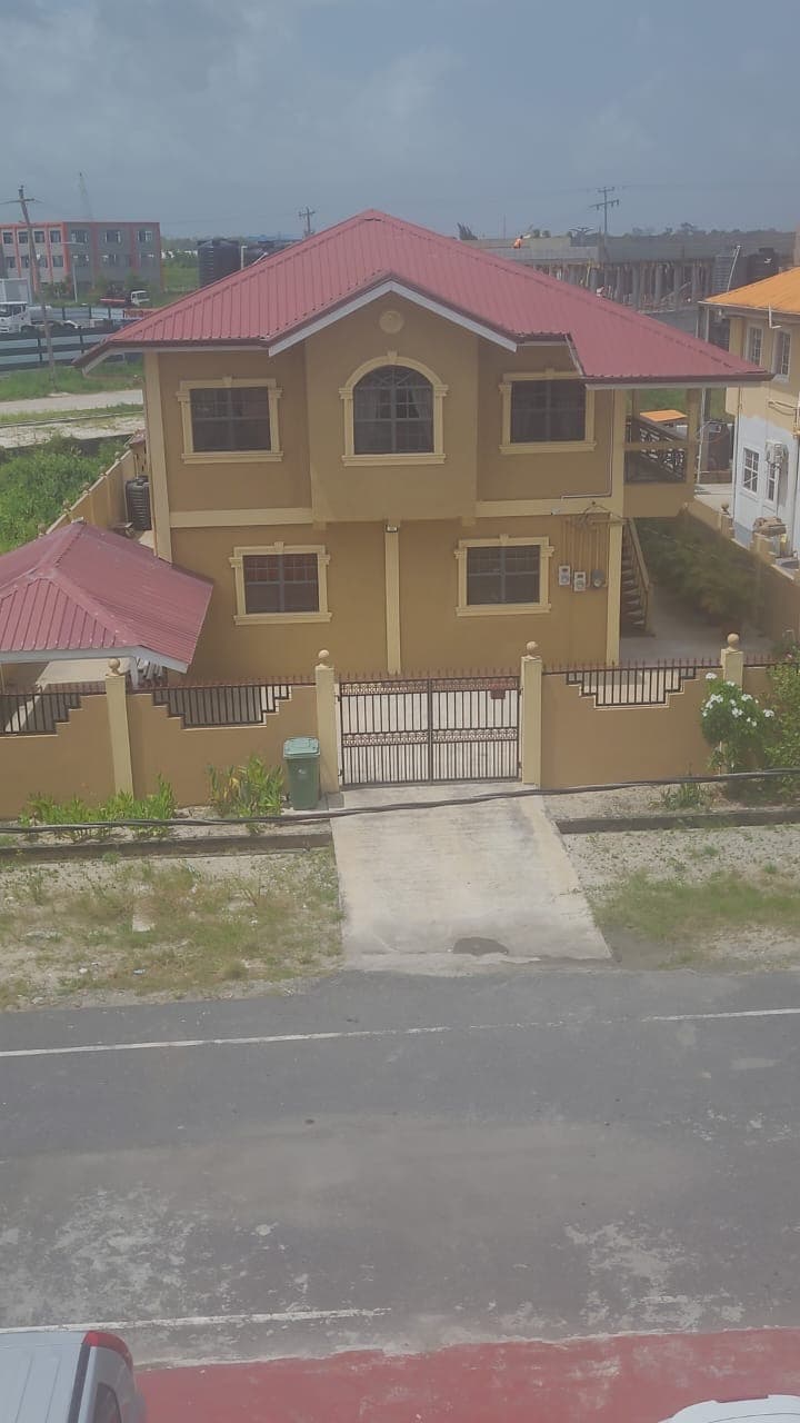 Modern 2-Bedroom Apartment with Balcony in Providence