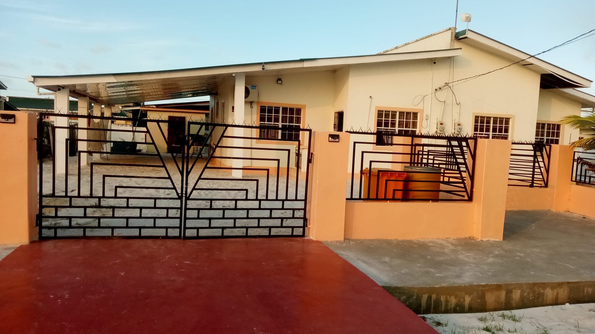 Comfortable Living: 2-Bedroom House with AC and Security System