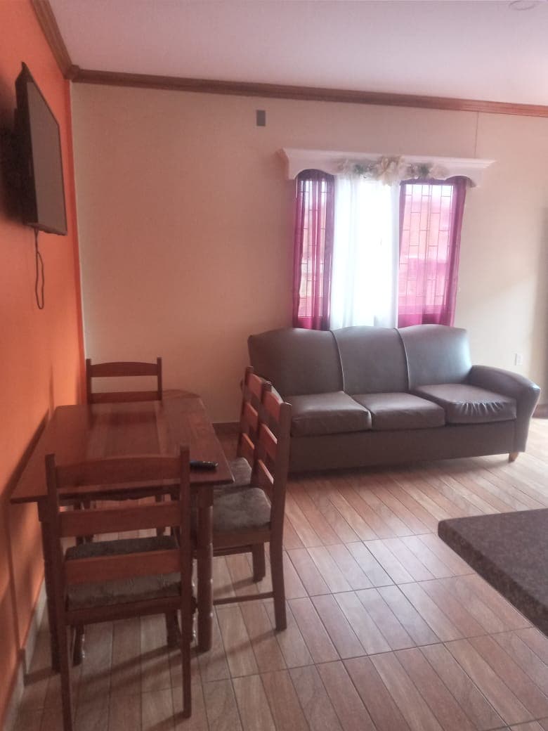 Serene 2-Bedroom Apartment in Meadowbrook Gardens