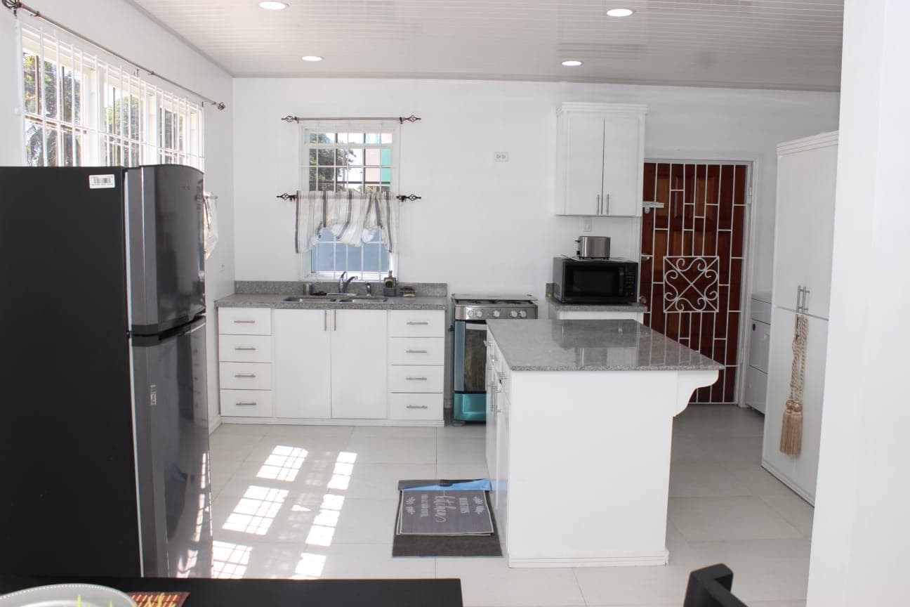 Stylish 3-Bedroom Apartment in Meadowbrook Gardens