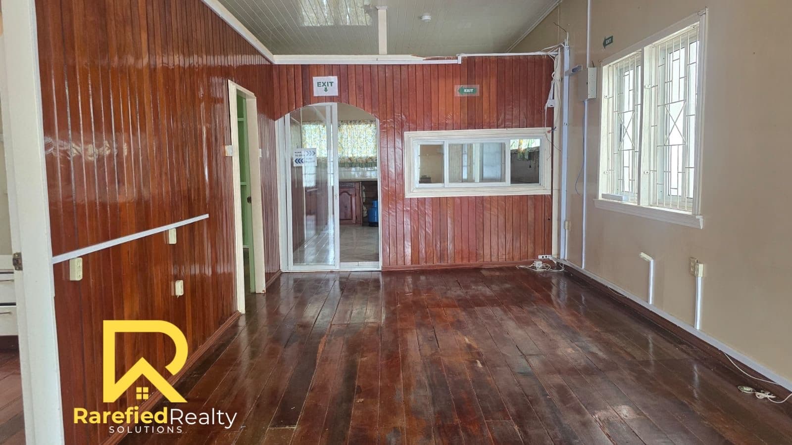 Professional Office Suite on Camp Street – Perfect for Growing Businesses
