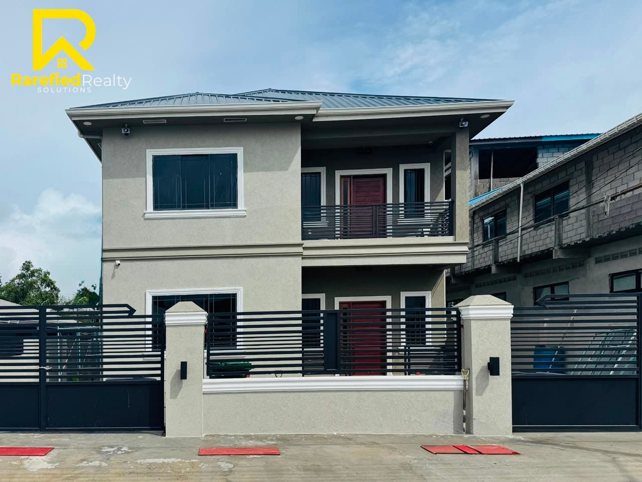 Modern 3-Bedroom Upper-Floor Apartment in Farm