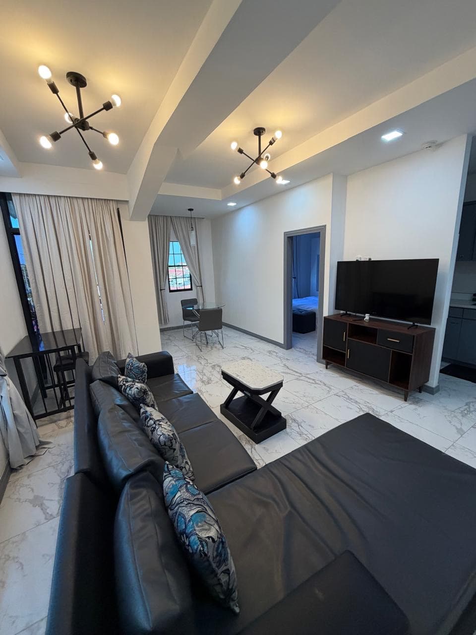 Modern 2-Bedroom Apartment in Duncan Street