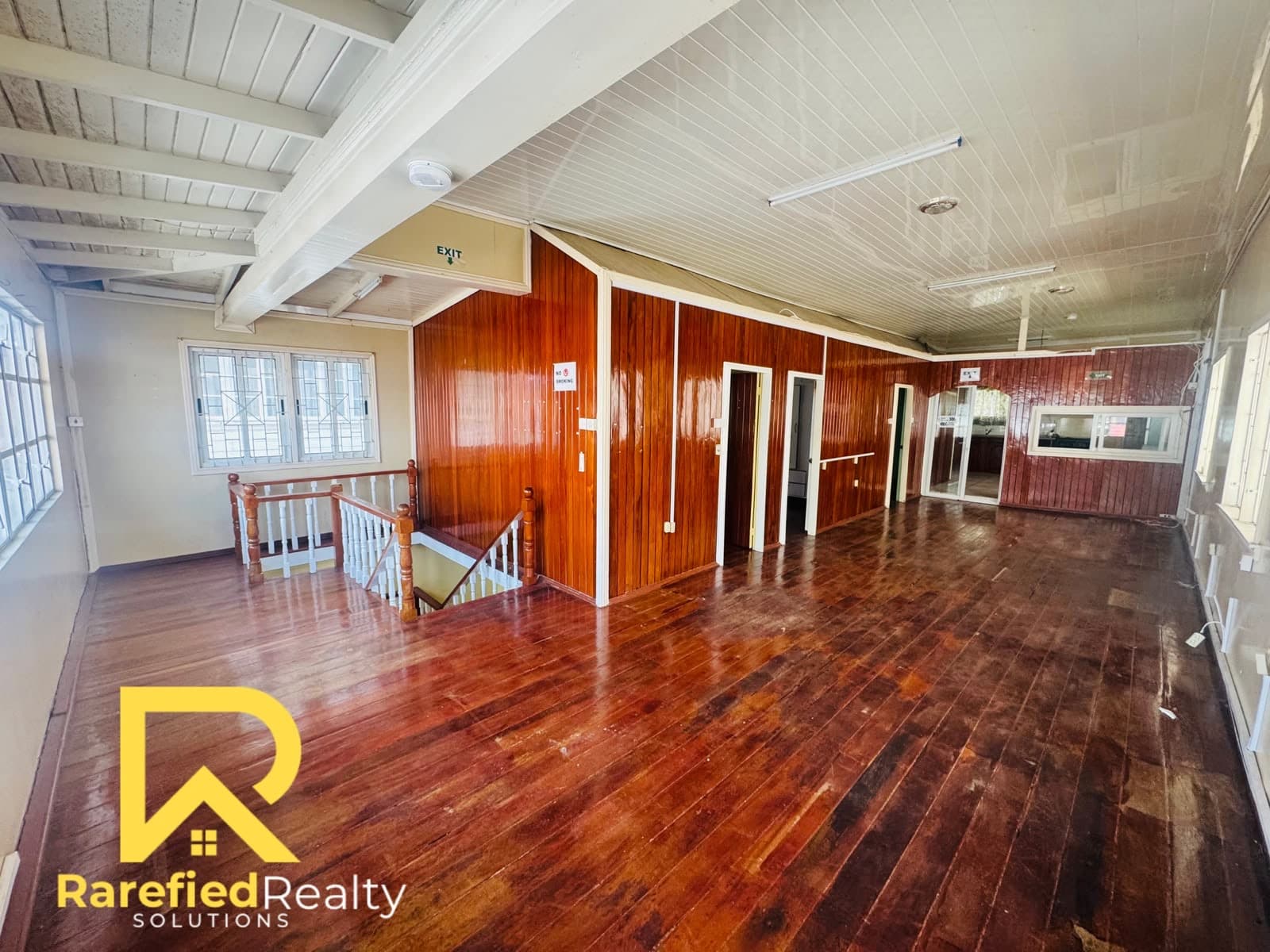 Versatile Top-Floor Commercial Space for Rent – Camp Street, Georgetown