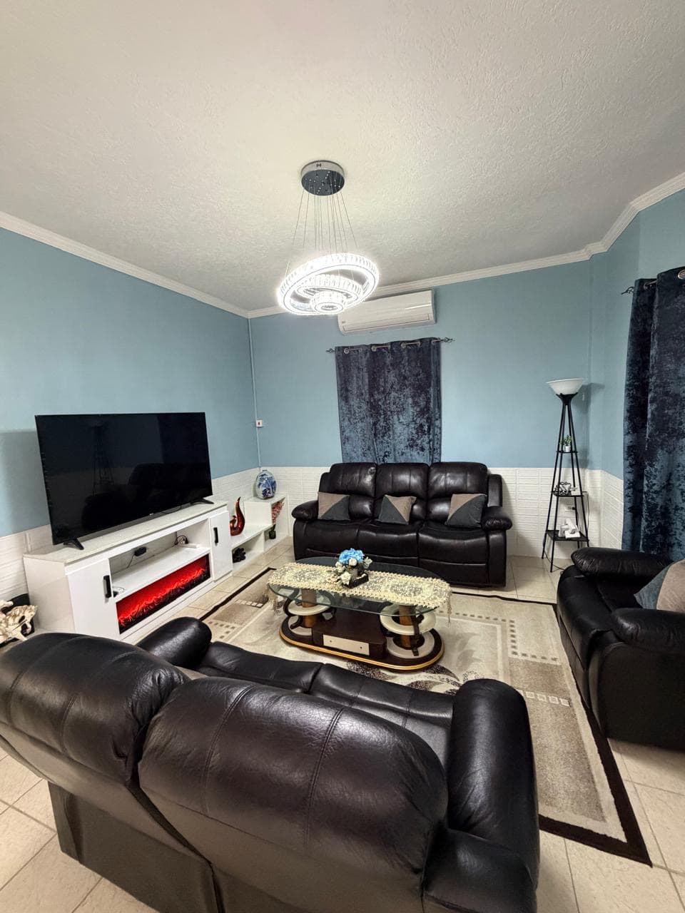 Spacious Furnished House in Green Acres with AC and Balcony