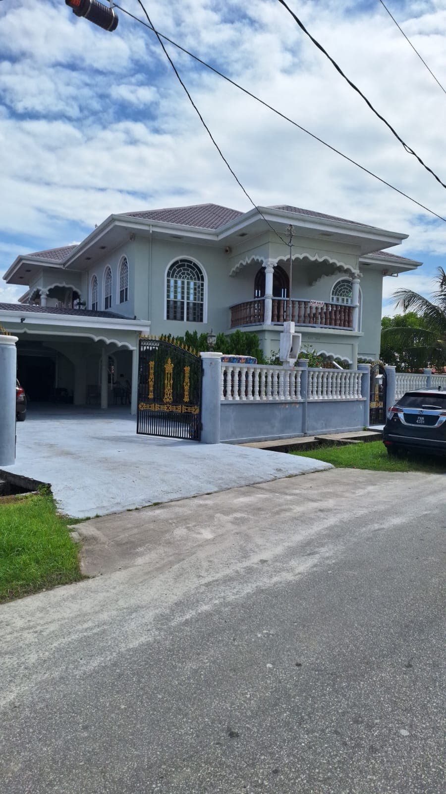 Secure and Comfortable Living: 6 Bedrooms in Greenrich