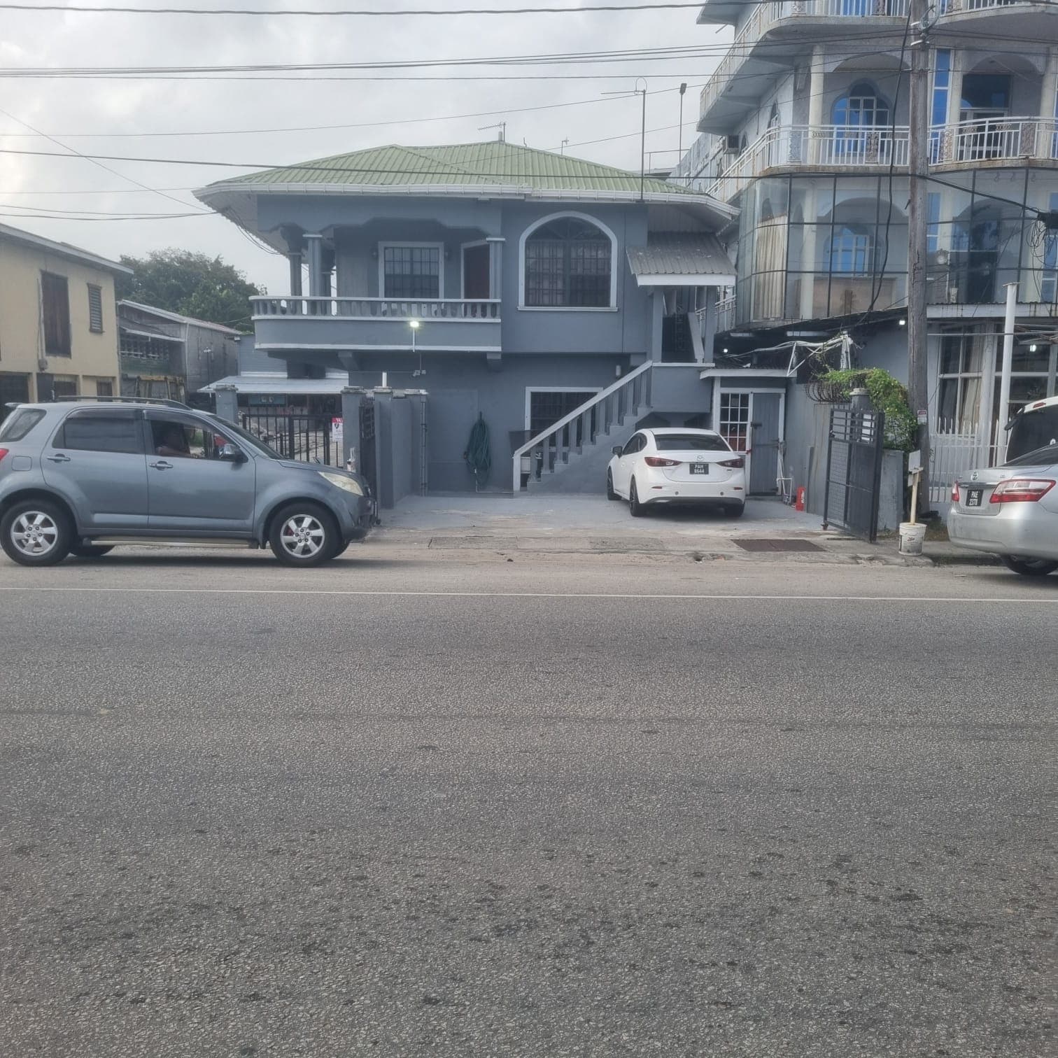 Fully furnished 3 bedroom apartments