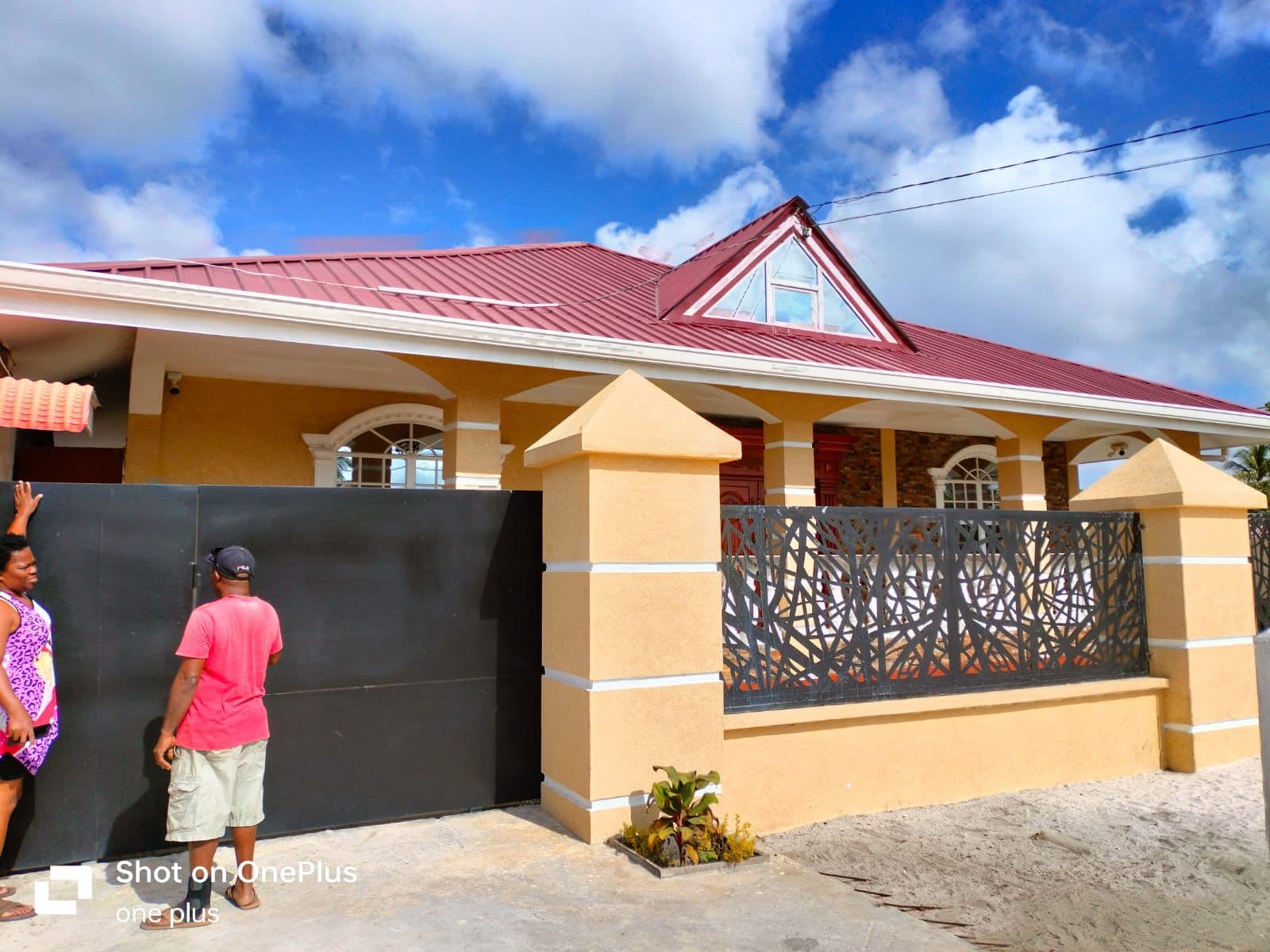 Secure and Comfortable Oasis in Silica City: 8 Bedrooms, 8 Baths