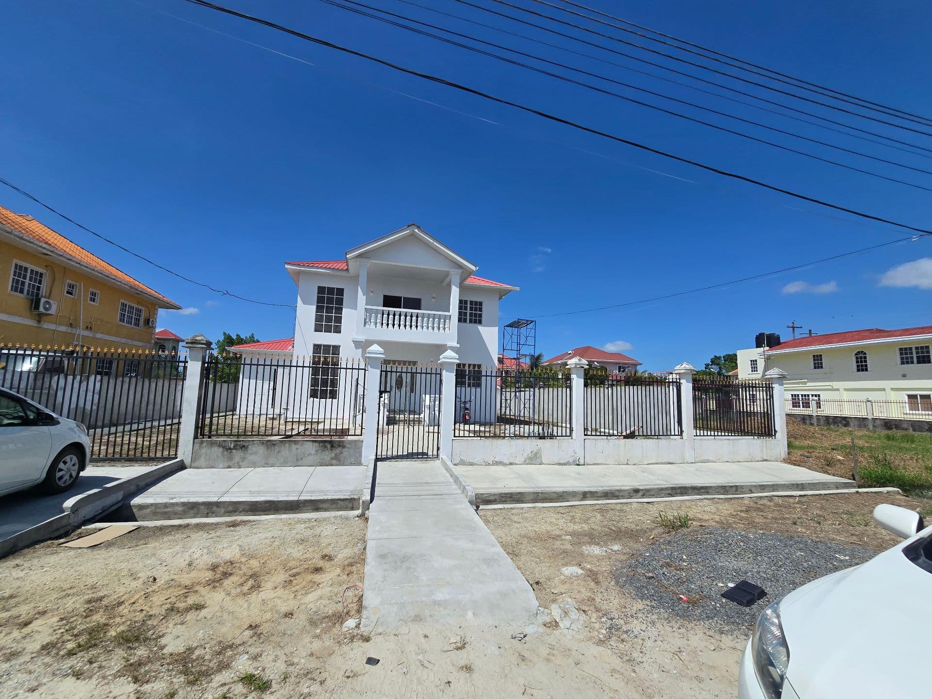 Comfort and Convenience: Modern House with AC and Generator