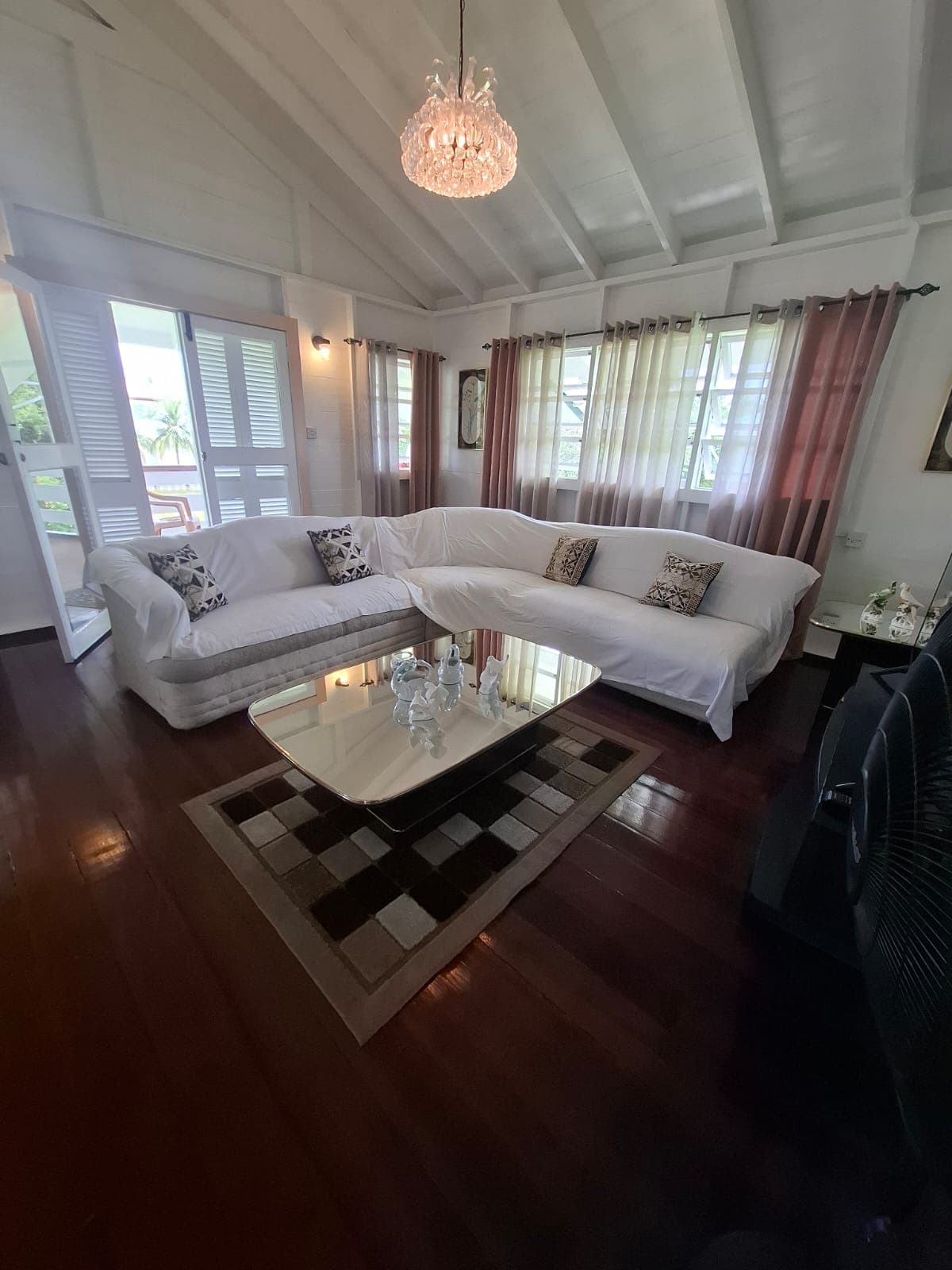Fully Furnished 3Bedroom House East Bank/Georgetown For Rent